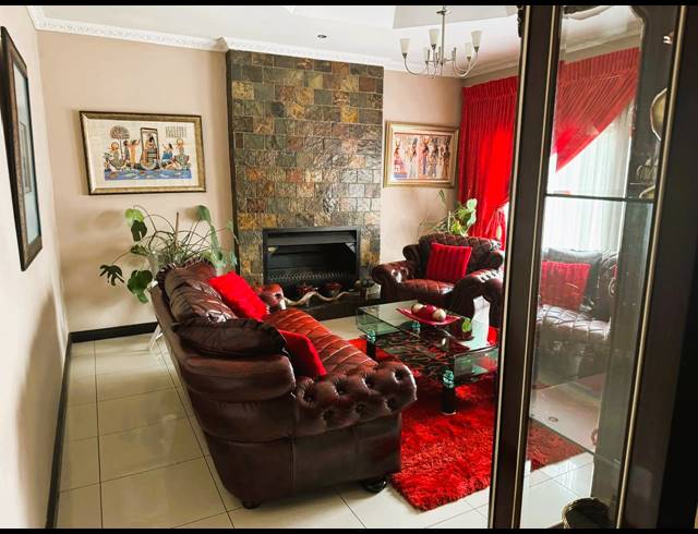 4 BEDROOM HOUSE FOR SALE IN VANDERBIJLPARK SE 8